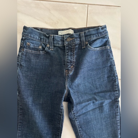 Levi’s Perfectly Slimming Bootcut 512 Jeans - Picture 2 of 6